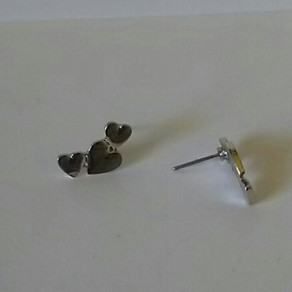 Curved stacked heart earrings